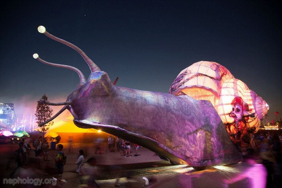 Helix Poeticus kinetic installation by Poetic Kinetics in Indio