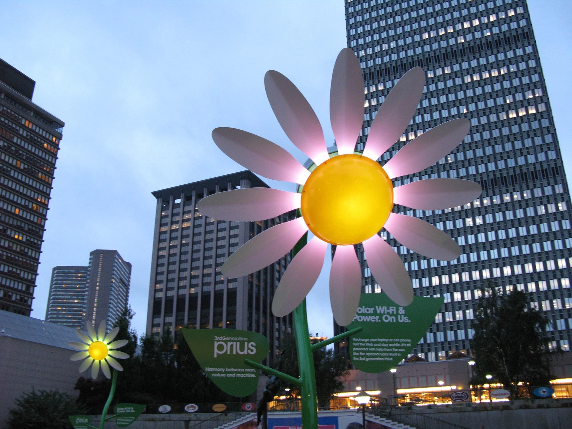 Prius Solar Flower Lounge — detail 1 — Poetic Kinetics