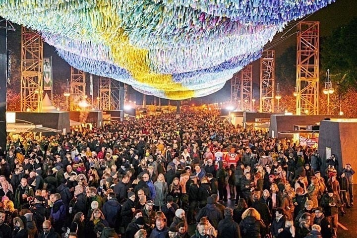 Visions in Motion kinetic installation by Poetic Kinetics in Berlin